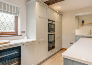 Shaker style modern kitchen with Siemens ovens