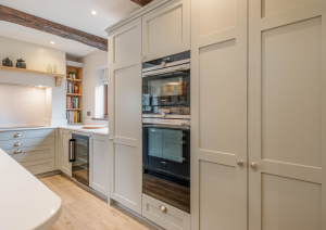 Shaker style modern kitchen with Siemens ovens
