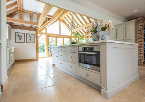 Bespoke shaker kitchen with island and oven